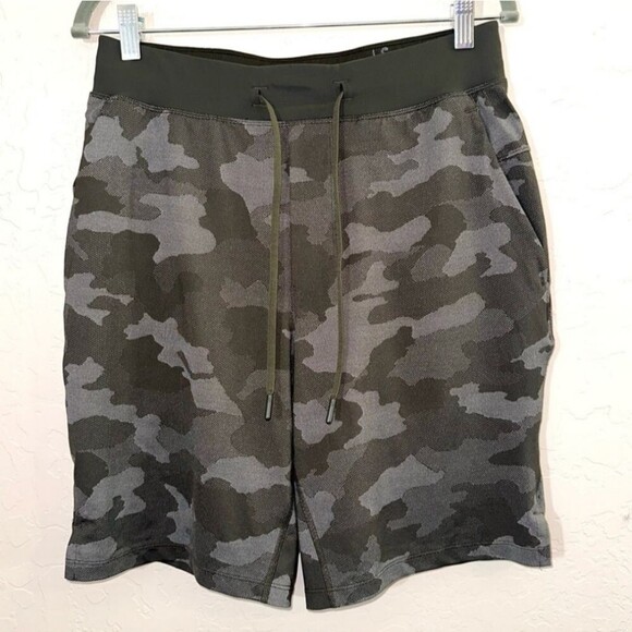 Lululemon T.H.E. Short 9" *Liner Variegated Mesh Camo Max Dark Olive M - Picture 5 of 8